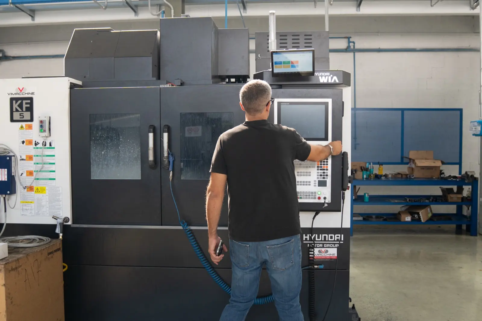Numerically controlled machining center