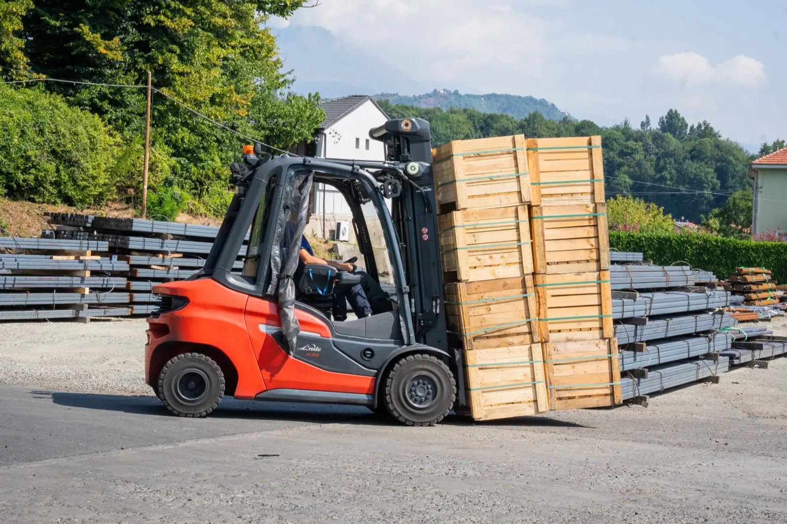 Forklift with outgoing parts